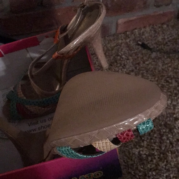 High heeled sandals - Picture 3 of 3